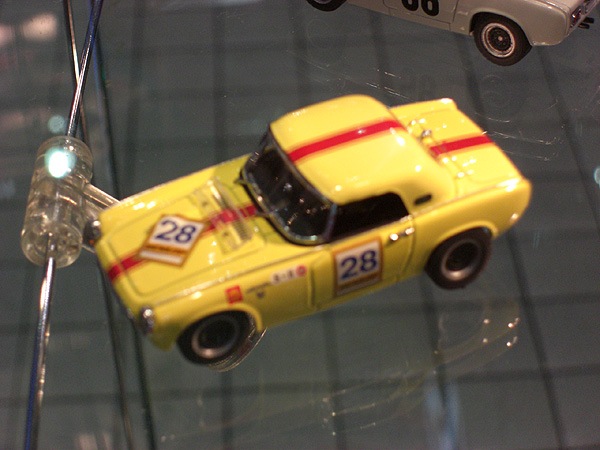 エブロ製1/43　ホンダＲ１３００　１９６９年鈴鹿１０００Ｋｍレース　出場車 エブロ製1/43 ホンダR1300 1969年鈴鹿1000Km