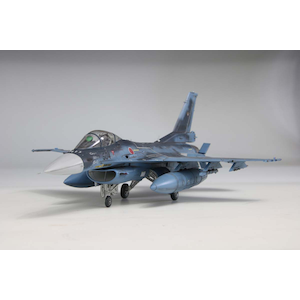 �t�@�C�����[���h�b1/72 �q�󎩉q�� F-2A �퓬�@�i��/�p�C���b�g�j�yFF08�z�bFM FF08 F-2A��ĳ�