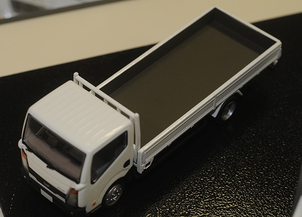 新しい到着 1/64 TLV-N64b トミー | 白【244424】 ロング 日産アトラス ミニカー