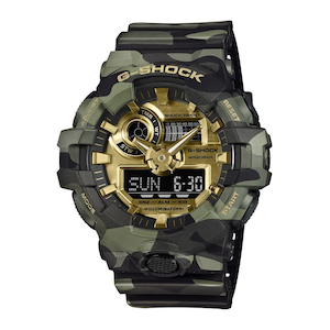 �J�V�I�b�y�������K�i�zG-SHOCK�i�W�[�V���b�N�j�@CAMO AND GOLD�bGA-700CMG-3AJF