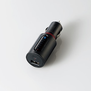 �G���R���bBluetooth FM�g�����X�~�b�^�[ 2.4A/1�|�[�g�i�u���b�N�j�bLAT-FMBT02BK