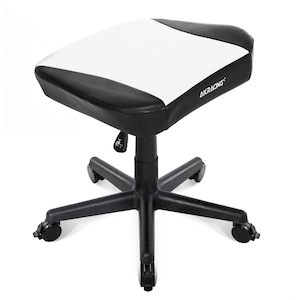 AKRacing�i�G�[�P�[���[�V���O�j�b�I�b�g�}���i�z���C�g�j�bAKR-FOOTREST-WHITE_