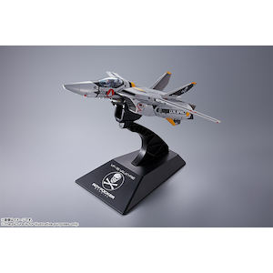 【抽選販売】DX超合金 初回限定版 VF-1S バルキリー ロイ・フォッカースペシャル（超時空要塞マクロス）