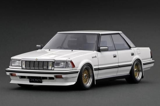 イグニッションモデル 1/18 トヨタ クラウン 120系　ロイヤルサルーンG IG2059 1/18 Toyota Crown (120) 3.0 Royal Saloon G Pearl