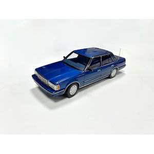 XiaoGuang MODEL�b1/18 �g���^ �N���E�� MS122 �f�B�[�v�u���[�y8251122DKB�z�bXG 8251122DKB ��� �׳� MS122 DPBL
