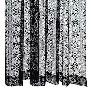���h���[�X�b�u���b�N���[�X�J�[�e�� ��130�~��133cm 2���g�b440471