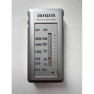 �A�C���b���C�hFM/AM�@�|�P�b�g���W�I(�V���o�[)�bGAA4-PPR0004-SV