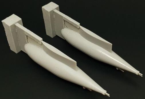 1/72 KC-130J用給油ポッド (2本入)【HAUBRL72223】 | ブレンガン