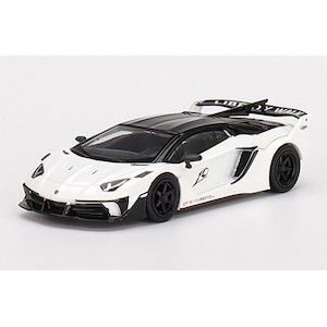 1/64 LB-Silhouette WORKS ランボルギーニ アヴェンタドールGT EVO ホワイト(左ハンドル)【MGT00467-L】