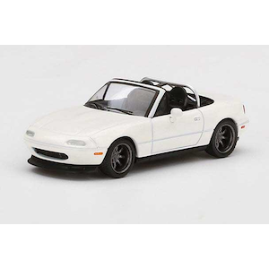 1/64 マツダ ミアータ MX-5 (NA) チューニングバージョン クラシックホワイト(右ハンドル) 【MGT00304-R】