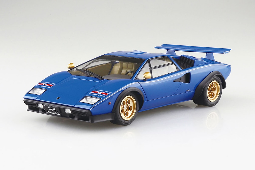 アオシマ1/24Aston Martin DBS 塗装済完成品！（ケース付き） 新品 アオシマ 1/64 グラチャン 14弾 BoostGear 特注 ジャパン