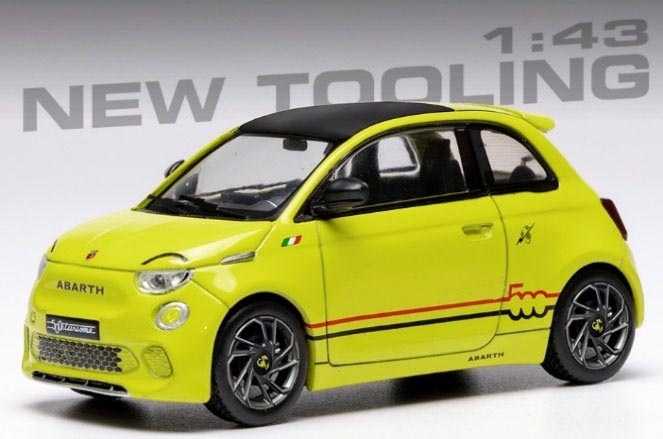 1/24フィアット500e（カスタム品） hottoys-c2_1000104935