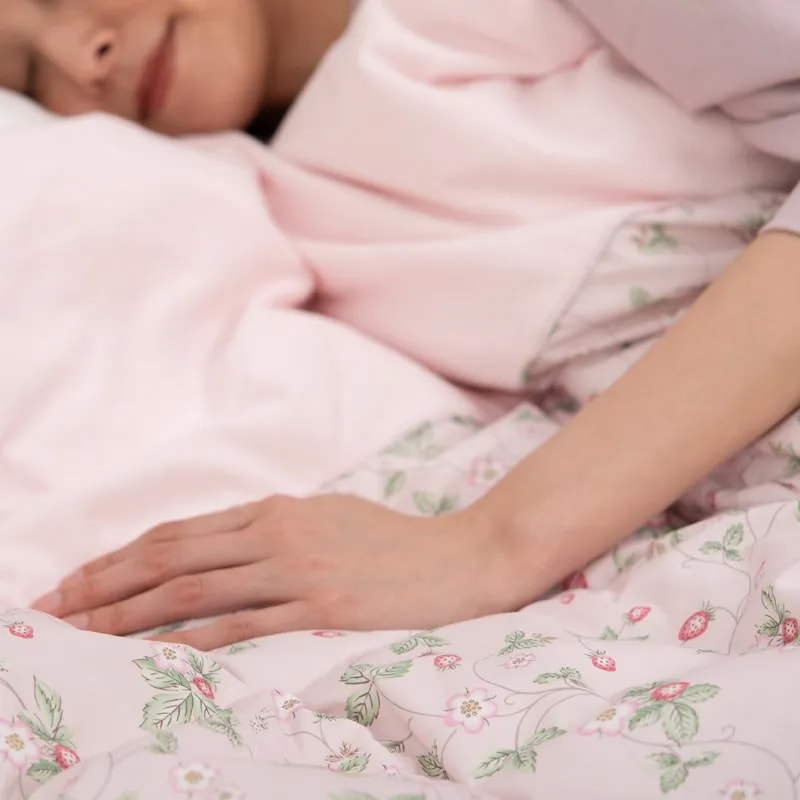 新品未使用品miss chloë 羽毛肌掛け布団 150cm×210cm 羽毛肌掛ふとん（KE09205035） | 西川/ニシカワ