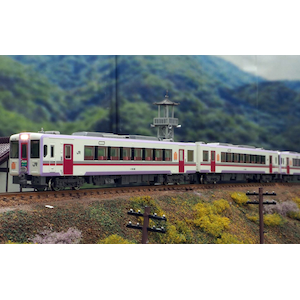 【再生産】(N) 50586 JRキハ110形(300番代・秋田リレー号) 4両編成セットB (動力付き)【在庫処分】