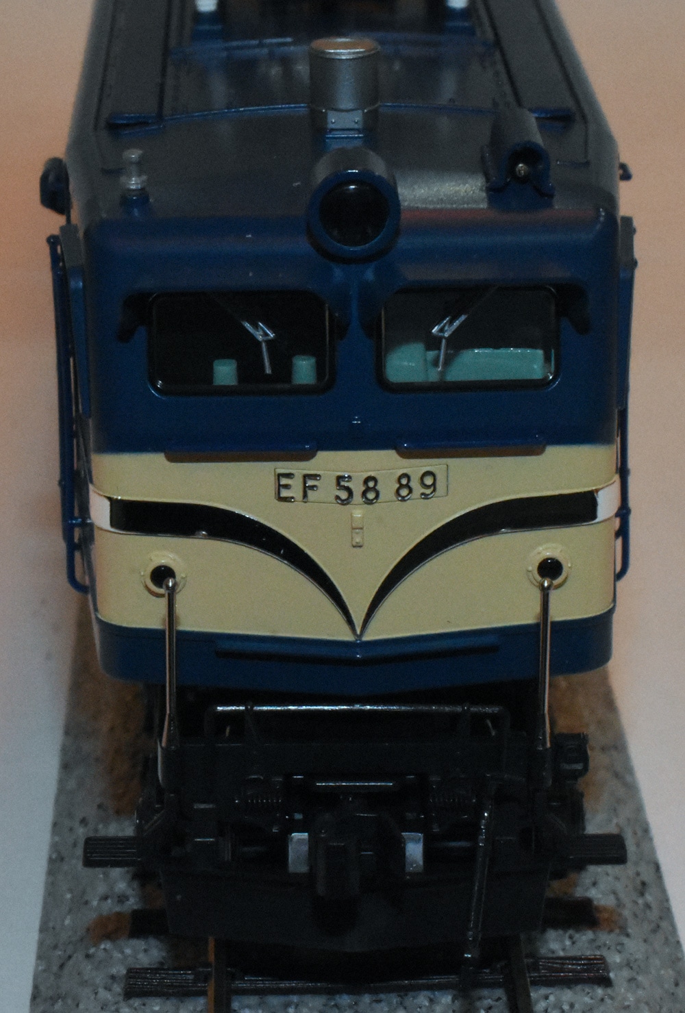 KATO EF58(ツララ切り付・ブルー) 1-324 KATO [1-324] EF58（ツララ切り付・ブルー） (1:80 16.5mm/HO