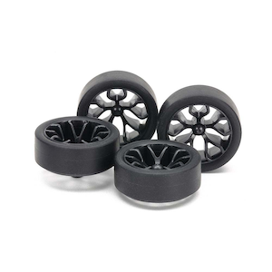 タミヤ｜ミニ四駆グレードアップパーツ No.542 スーパーハード小径ローハイトタイヤ (26mm) & カーボン強化ホイール (Yスポーク)【15542】｜T 15542 ﾛｰﾊｲﾄﾀｲﾔ ｶｰﾎﾞﾝｷｮｳｶﾎｲｰﾙ Yｽﾎﾟｰｸ