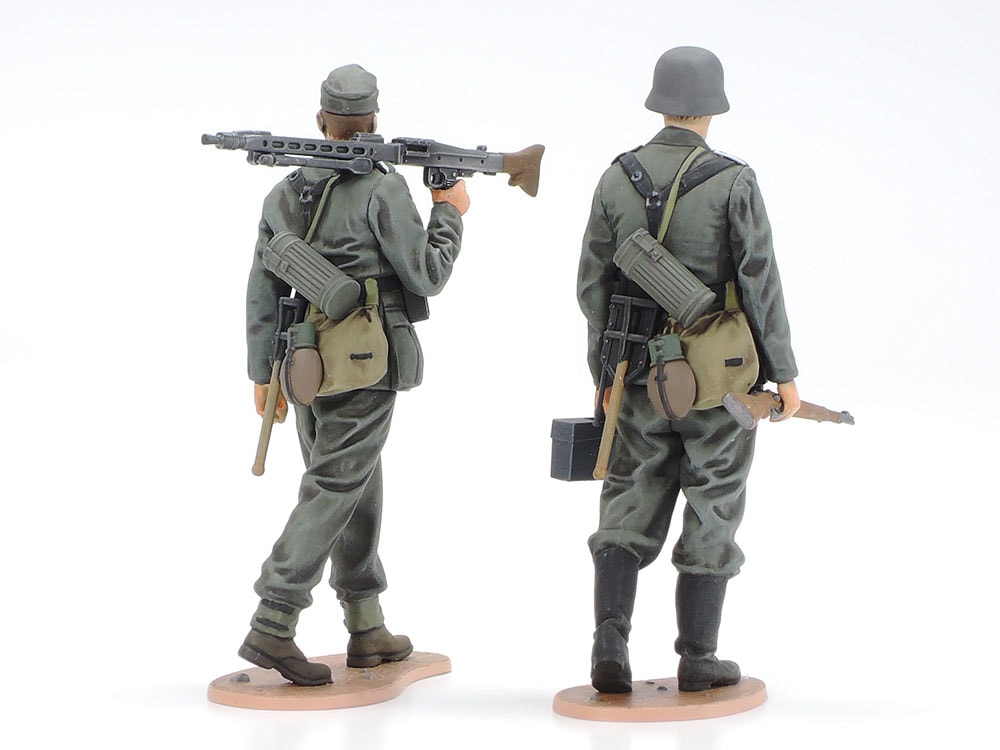 タミヤ　1/35 ケッテンクラート、バイク、2号戦車セット タミヤ 1/35 ドイツ Sd.Kfz.2 ケッテンクラート中期型 スケール