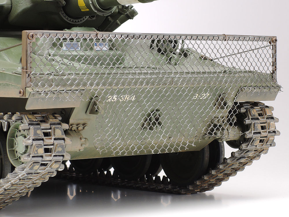 アメリカ陸軍 M551シェリダン空挺戦車 完成品プラモデル 1/16 アメリカ空挺戦車 M551 シェリダン（ディスプレイモデル）【36213
