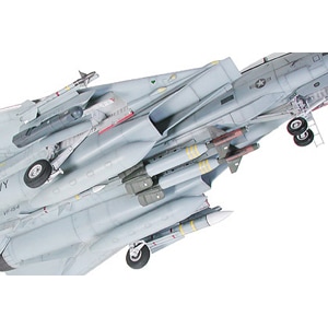 1/32 グラマン F-14A トムキャット “ブラックナイツ”【60313