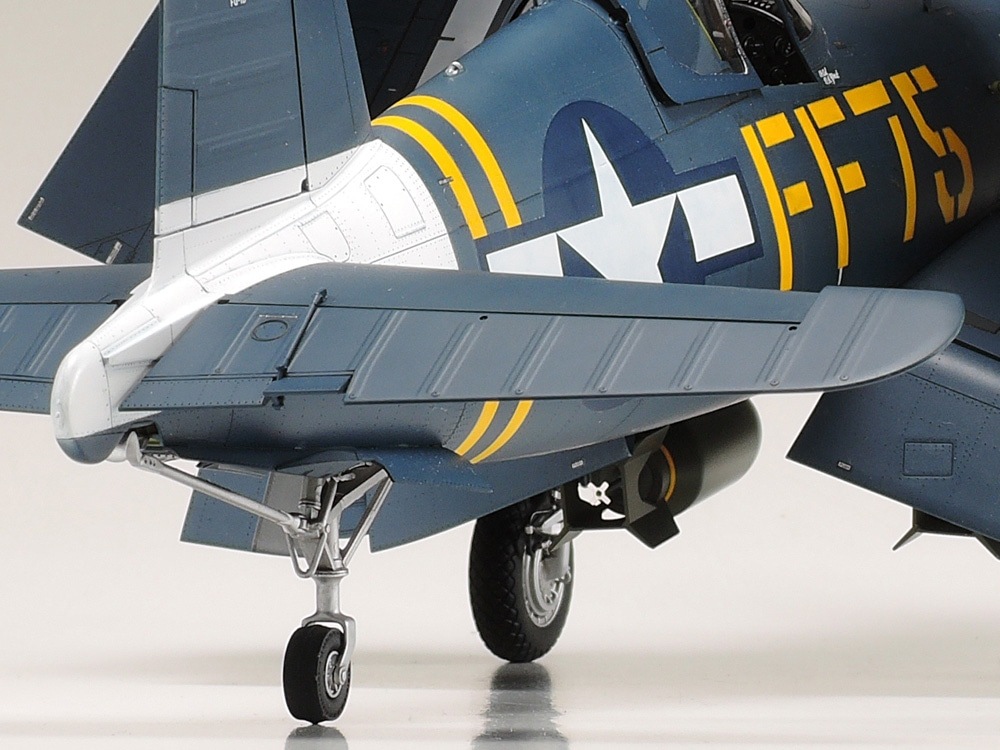 1/32 F4U-1Aコルセア cm3dmju Amazon.com: Tamiya Models Vought F4U-1A Corsair Kit