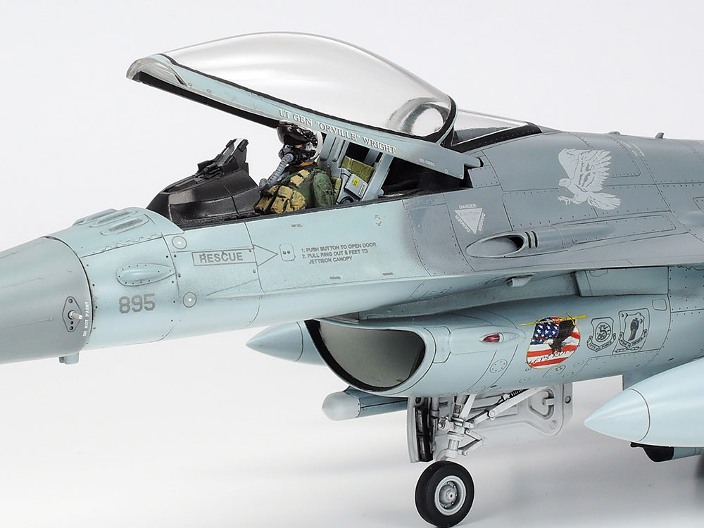 1/48 ロッキード マーチン F-16CJ[ブロック50]ファイティング