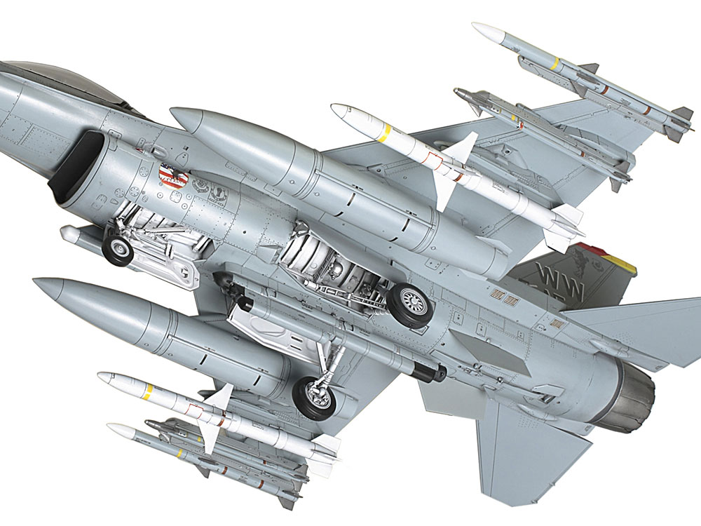1/48 ロッキード マーチン F-16CJ[ブロック50]ファイティング