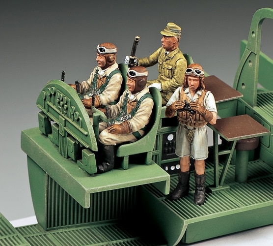 本日限り!!タミヤ1/48完成品「一式陸上攻撃機11型」山本長官搭乗機 1/48 一式陸上攻撃機11型 山本長官搭乗機 （人形17体付き