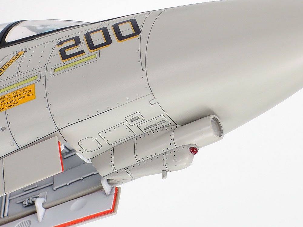 タミヤ製 グラマン F-14A トムキャット（ 後期型 ）発艦セット グラマン F-14A トムキャット (後期型) 発艦セット (プラモデル
