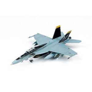 ���F�Ёb1/72 ���v�����f�� �i3�jF/A-18F �X�[�p�[�z�[�l�b�g�bDYSF/A-18F���߰ΰȯ�