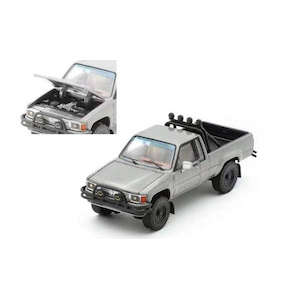 1/64 トヨタ ハイラックス SR5 XTRA Cab 1985 左ハンドル仕様 グレー 