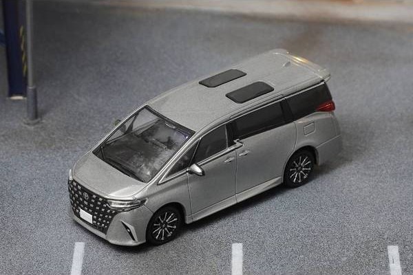 アルファード　ミニカー TOYOTA アルファード 1/24 ミニカー 全2色 ライト点灯 サウンド