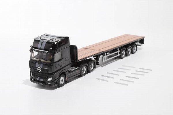 メル様 1/64 メルセデス・ベンツ アクトロス ギガスペース 6x2 左