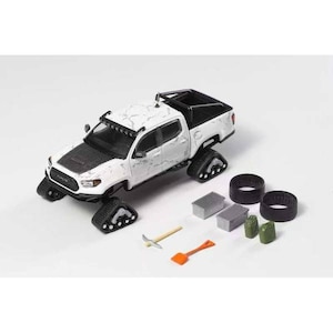 1/64 トヨタ TACOMA 2022 - スキーバージョン / アクセサリー付 ホワイト/ストーンパターン【KS077-509】【在庫処分】