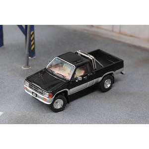 �Q�C���R�[�v�v���_�N�c�b1/64 Toyota Hilux SR5 XTRA Cab 1985- (LHD) - �u���b�N / �V���o�[�yKS062-515�z�bKS062-515 ��� ʲׯ�� SR5 ��ׯ�/���ް