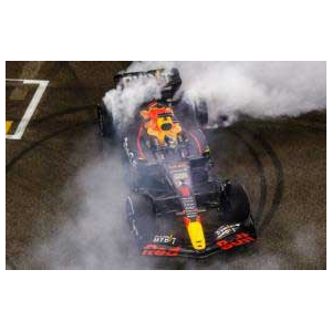1/43 Oracle Red Bull Racing RB18 No.1 Oracle Red Bull Racing Winner Abu Dhabi 2022(Bigger base with tyre marks)【S8553】