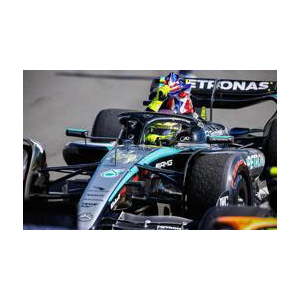 1/43 Mercedes-AMG PETRONAS Formula One Team No.44 F1 W15 E Performance Winner British GP 2024 With British Flag【S9533】