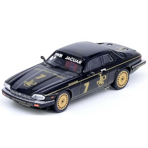 1/64 Jaguar XJ-S #7 "John Player Special"マカオ ギアレース 1984 マカオグランプリ 2022 限定モデル【IN64-XJS-MGP22JPS】
